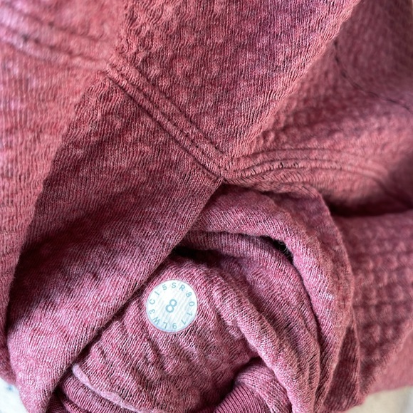 Lululemon | Catch A Moment Crew Size 8 - Picture 12 of 16